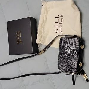G.I.L.I. Crossbody wallet